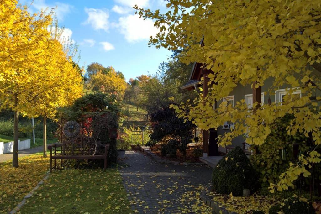 Entspannen Im Grunen, Ferienwohnung Mit Eigenem Garten Keilberg Екстериор снимка